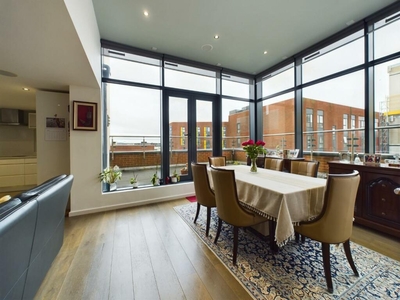 3 bedroom flat for sale in Shaws Alley, Liverpool, L1