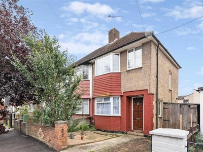3 bedroom house for rent in Birkdale Road, Abbey Wood, SE2