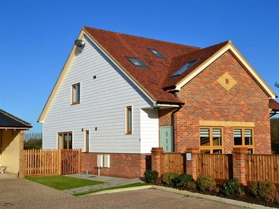 3 bedroom house for rent in Roundhouse Farm, Roestock Lane, Colney Heath, AL4