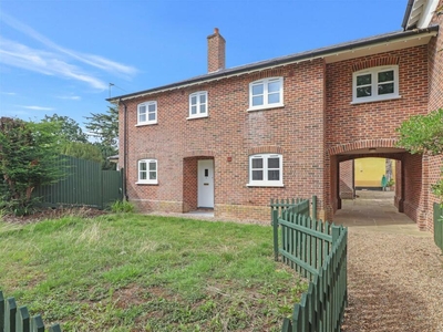 3 bedroom link detached house for sale in Rackheath Park, Rackheath, Norwich, NR13