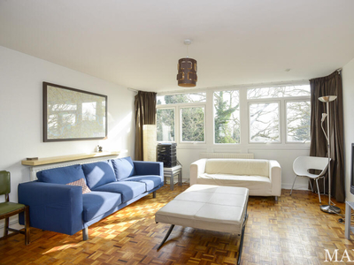 3 bedroom maisonette for rent in Tarnwood Park, Mottingham, SE9