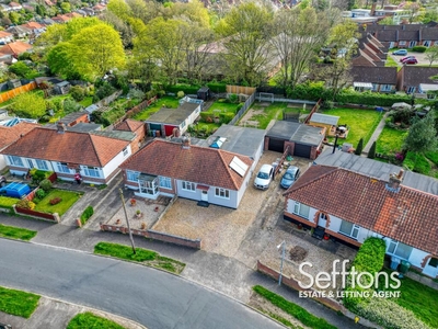 3 bedroom semi-detached bungalow for sale in Aerodrome Road, Norwich, NR7