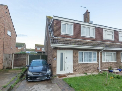 3 bedroom semi-detached house for rent in Almond Close, Broadstairs, CT10