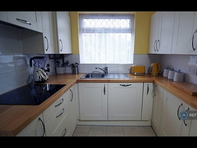 3 bedroom semi-detached house for rent in Percy Avenue, Broadstairs, CT10