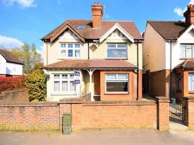 3 bedroom semi-detached house for rent in Woking Road, Guildford, GU1