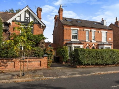 3 bedroom semi-detached house for sale in Bramcote Road, Nottingham, NG9