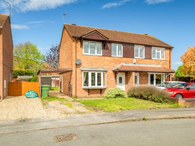 3 bedroom semi-detached house for sale in Hibaldstow Road, Lincoln, Lincolnshire, LN6