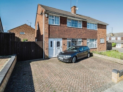 3 bedroom semi-detached house for sale in Holgate Drive, Luton, LU4