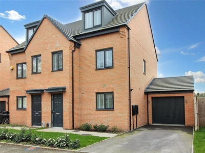 3 bedroom semi-detached house for sale in Lilac Avenue, Seacroft, Leeds, West Yorkshire, LS14