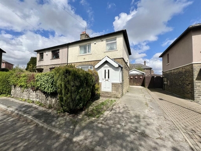 3 bedroom semi-detached house for sale in Lingfield Crescent, Clayton Heights, Bradford, BD13