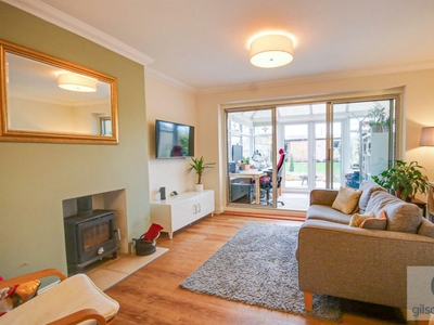 3 bedroom semi-detached house for sale in Meadow Gardens, Sprowston, NR6