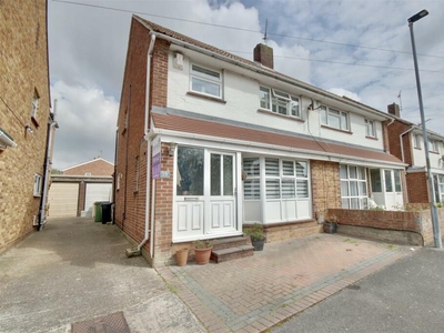 3 bedroom semi-detached house for sale in Southbourne Avenue, Portsmouth, PO6
