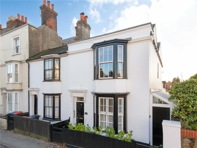 3 bedroom end of terrace house for sale in Whitstable Road, Canterbury, Kent, CT2