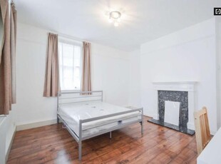 3 Bedroom Shared Living/roommate London London