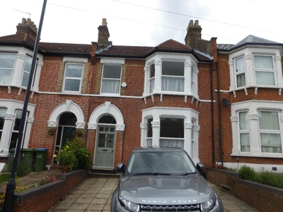 3 bedroom terraced house for rent in Crookston Road, London, SE9