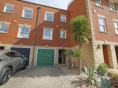 3 bedroom terraced house for sale in Captains Row, Old Portsmouth , PO1
