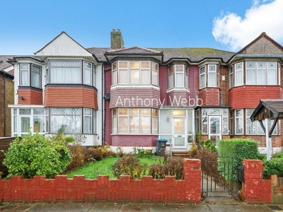3 bedroom terraced house for sale in Firs Lane, Palmers Green, N13