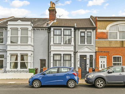 3 bedroom terraced house for sale in Gladys Avenue, Portsmouth, PO2
