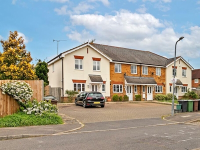 3 bedroom terraced house for sale in Liberty Walk, St. Albans, AL1