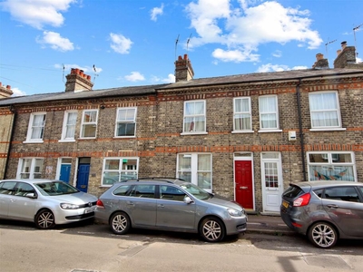 3 bedroom terraced house for sale in Thoday Street, Cambridge, CB1