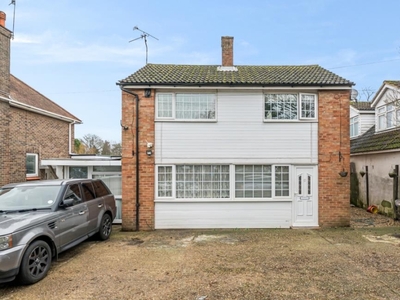 4 Bed House For Sale in High Wycombe, Buckinghamshire, HP12 - 5253298