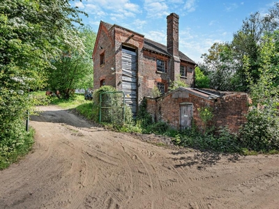 4 bedroom barn conversion for sale in Smockham Farm, Reynolds Lane, Tunbridge Wells, Kent, TN4