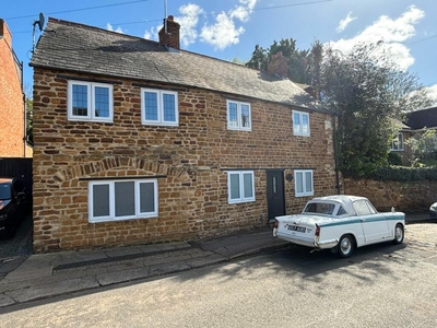 4 bedroom cottage for sale in Raynsford Road, Dallington, Northampton NN5