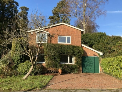 4 bedroom detached house for rent in Bassett Green Drive, Southampton, SO16