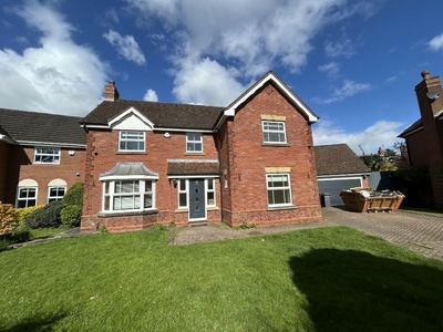 4 bedroom detached house for rent in Chilwell Close, Solihull, West Midlands, B91
