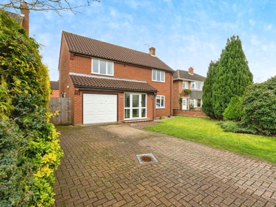 4 bedroom detached house for sale in Armstrong Road, Norwich, NR7