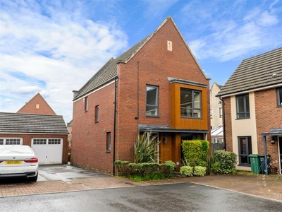 4 bedroom detached house for sale in Bartley Wilson Way, Cardiff, CF11