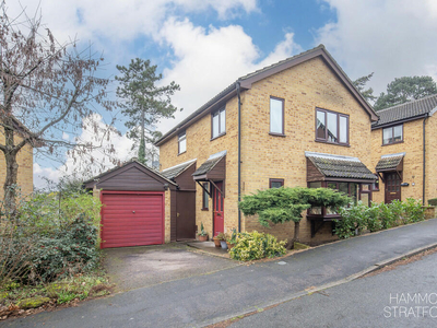 4 bedroom detached house for sale in Blakeney Close, Eaton, NR4