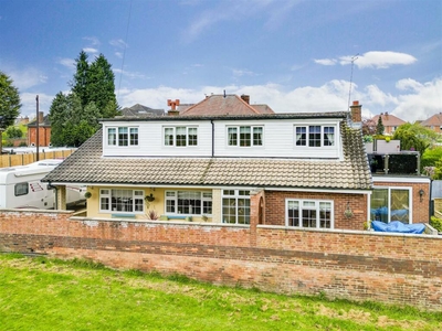 4 bedroom detached house for sale in Central Avenue, Mapperley, Nottinghamshire, NG3 5LD, NG3