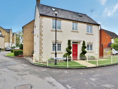 4 bedroom detached house for sale in Clitheroe Croft, Kingsmead, Milton Keynes, Buckinghamshire, MK4