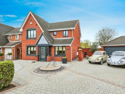 4 bedroom detached house for sale in Corbiere Avenue, Watnall, NOTTINGHAM, NG16