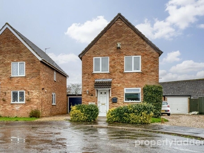 4 bedroom detached house for sale in Edgefield Close, Old Catton, NR6