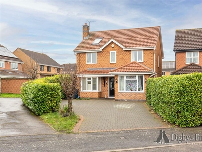 4 bedroom detached house for sale in Elterwater Drive, Gamston, Nottingham, NG2