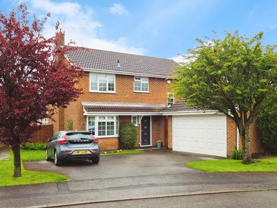 4 bedroom detached house for sale in Far Rye, Wollaton, Nottinghamshire, NG8