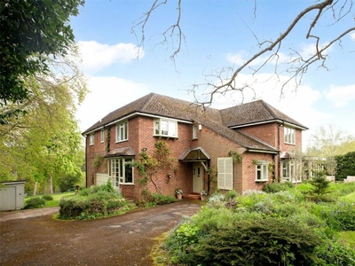 4 bedroom detached house for sale in Hids Copse Road, Cumnor Hill, Oxford, OX2