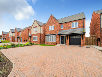 4 bedroom detached house for sale in Long Lane, Attenborough, NG9