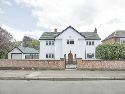 4 bedroom detached house for sale in Maple Avenue, Sandiacre, Nottingham, Derbyshire, NG10