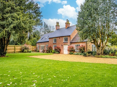 4 bedroom detached house for sale in On the cusp of nature... Holly Lodge, NG12