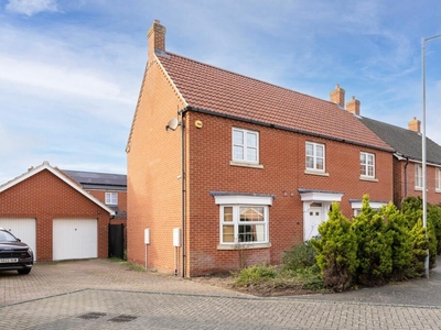 4 bedroom detached house for sale in Peregrine Mews, Cringleford, NR4