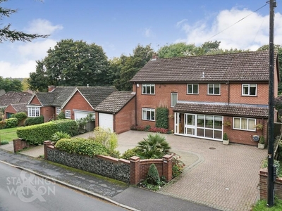 4 bedroom detached house for sale in South Avenue, Thorpe St Andrew, Norwich, NR7