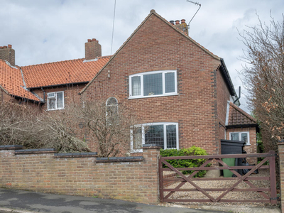 4 bedroom semi-detached house for sale in St. Andrews Close, Norwich, NR7