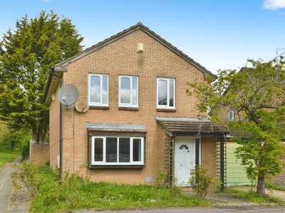 4 bedroom detached house for sale in Teasel Avenue, Conniburrow, Milton Keynes, Buckinghamshire, MK14
