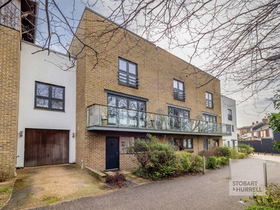 4 bedroom end of terrace house for sale in Bertram Way, Norwich, Norfolk, NR1