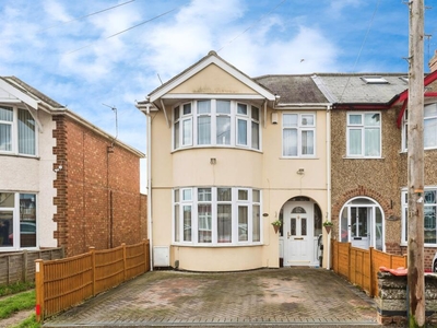 4 bedroom end of terrace house for sale in Fern Hill Road, Oxford, OX4
