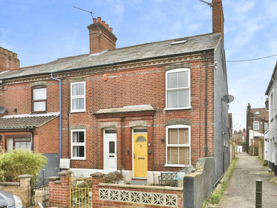 4 bedroom end of terrace house for sale in Green Hills Road, Norwich, NR3
