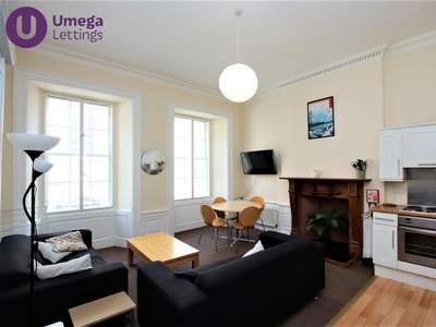 4 bedroom flat for rent in South College Street, Old Town, Edinburgh, EH8